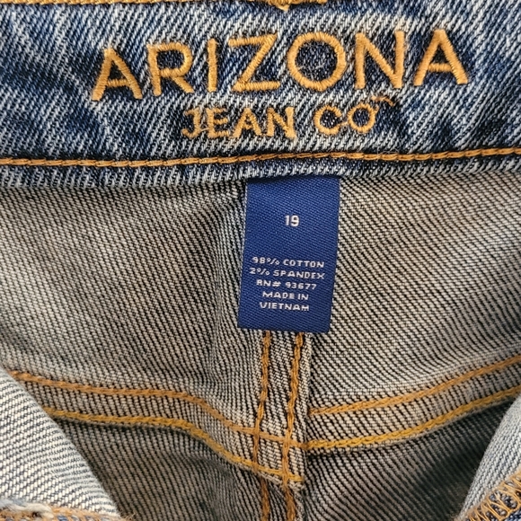 Arizona Jean Shorts - Picture 5 of 5